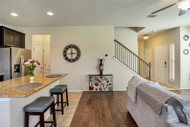 2105 Town Centre DR 48, Round Rock, TX 78664