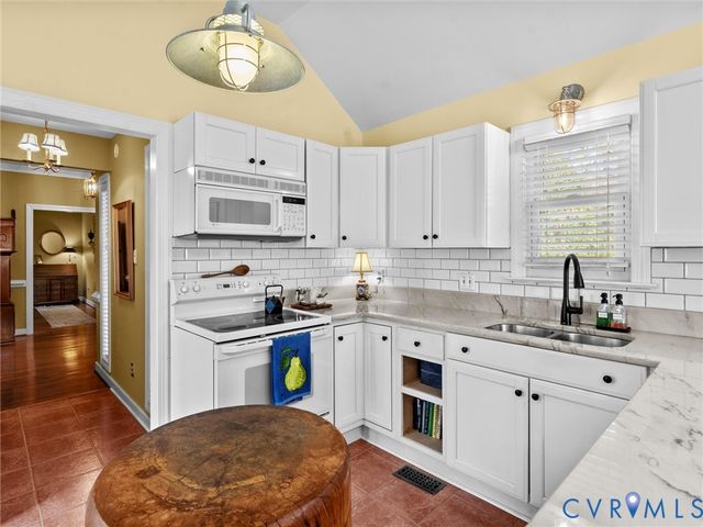 11811 S Downs Dr, Henrico, VA 23238