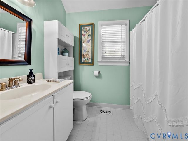 11811 S Downs Dr, Henrico, VA 23238