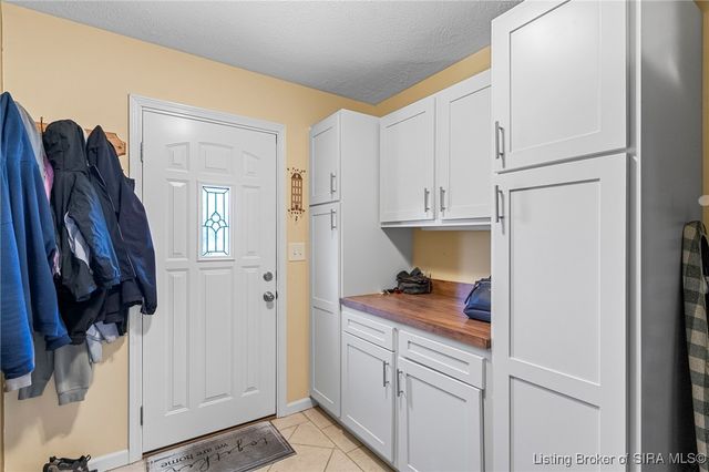 10605 W SR 56, Lexington, IN 47138