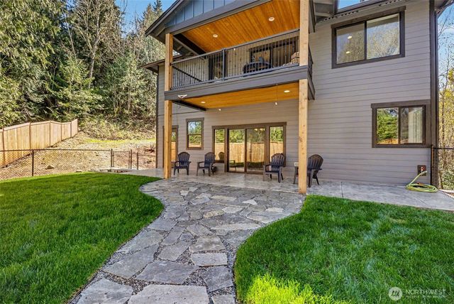 17823 214th Avenue Ct E, Orting, WA 98360