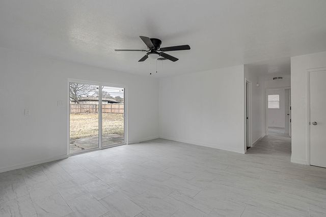 1108 Davis Street, Cleburne, TX 76033