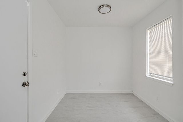 1108 Davis Street, Cleburne, TX 76033