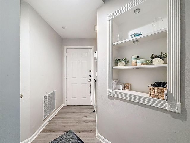 1203 BAY CLUB CIRCLE 1203, Tampa, FL 33607