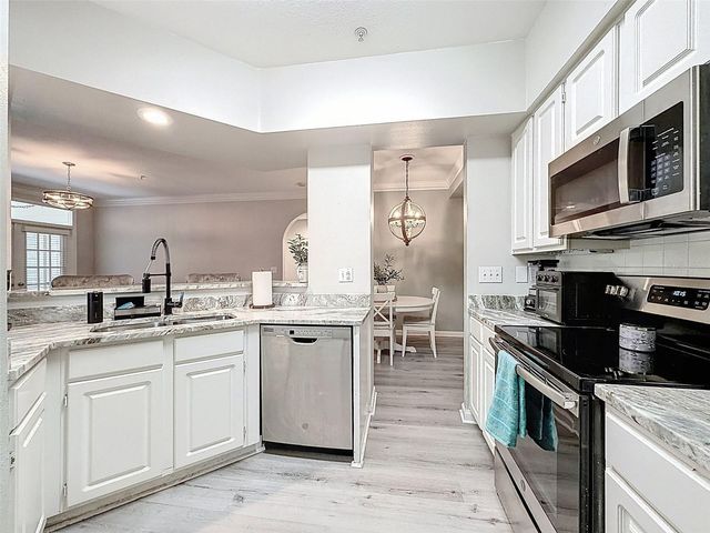 1203 BAY CLUB CIRCLE 1203, Tampa, FL 33607