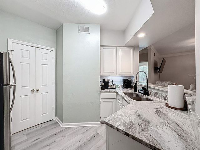 1203 BAY CLUB CIRCLE 1203, Tampa, FL 33607