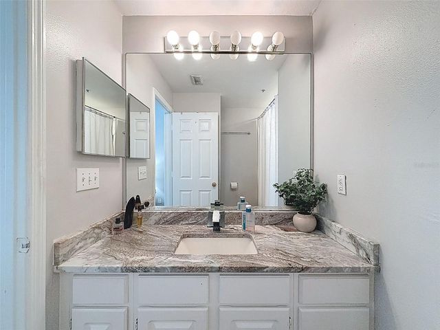 1203 BAY CLUB CIRCLE 1203, Tampa, FL 33607