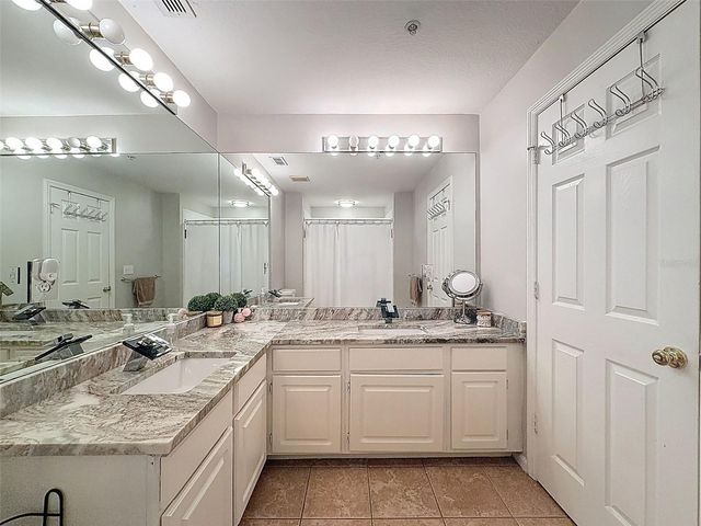 1203 BAY CLUB CIRCLE 1203, Tampa, FL 33607