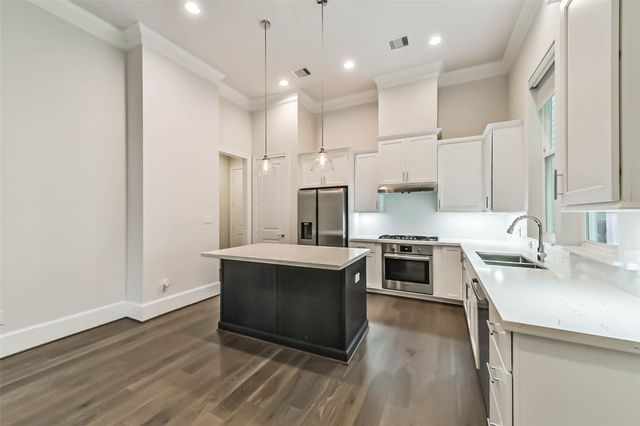 5308 S Capitol Street, Houston, TX 77023