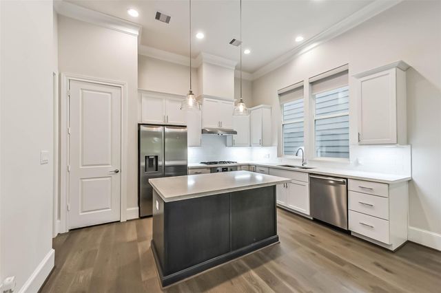 5308 S Capitol Street, Houston, TX 77023