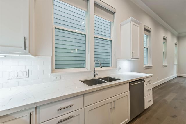 5308 S Capitol Street, Houston, TX 77023