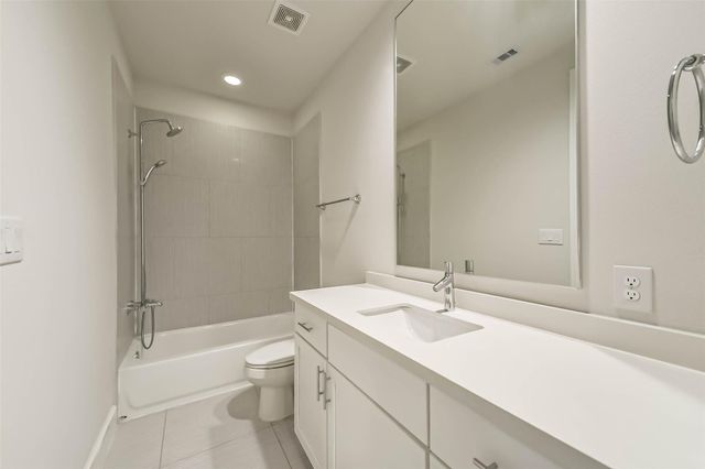 5308 S Capitol Street, Houston, TX 77023