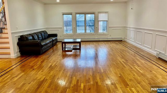 212 7th Street A, Palisades Park, NJ 07650