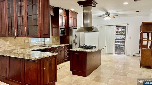 212 7th Street A, Palisades Park, NJ 07650