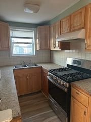 176 Columbia St. 2, Fall River, MA 02721