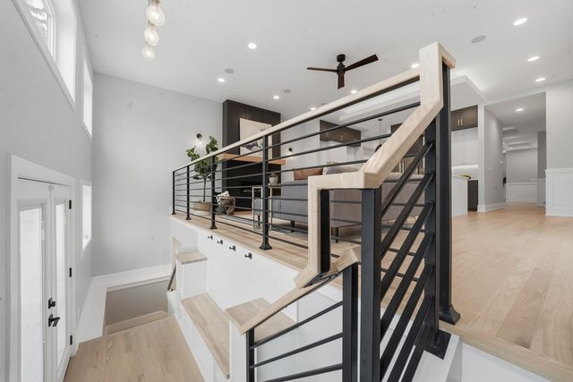 2323 W Farragut Avenue, Chicago, IL 60625