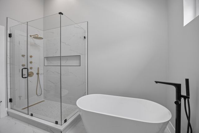 2323 W Farragut Avenue, Chicago, IL 60625