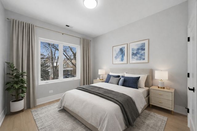 2323 W Farragut Avenue, Chicago, IL 60625