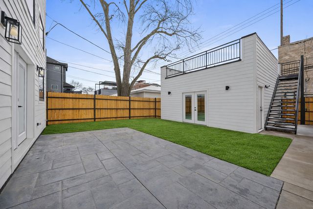 2323 W Farragut Avenue, Chicago, IL 60625