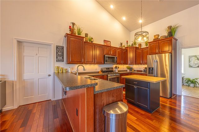 100 Clover Ln, South Union Twp, PA 15401