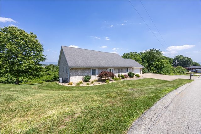 100 Clover Ln, South Union Twp, PA 15401