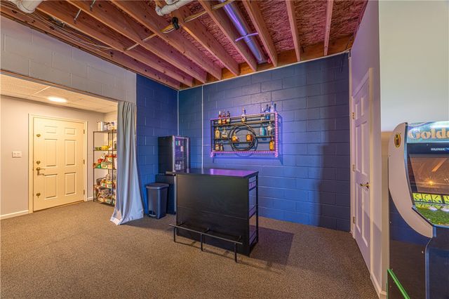 100 Clover Ln, South Union Twp, PA 15401
