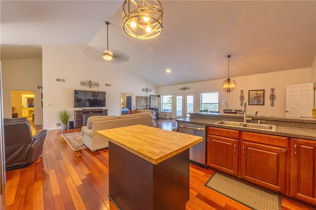 100 Clover Ln, South Union Twp, PA 15401