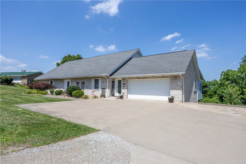 100 Clover Ln, South Union Twp, PA 15401