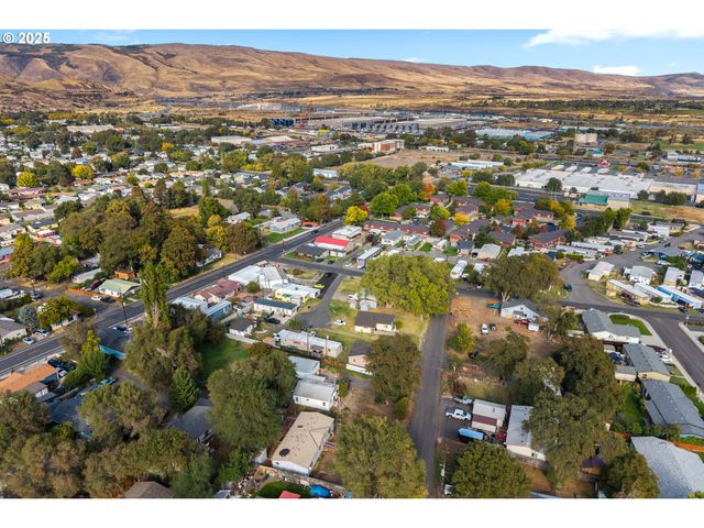 921 VERDANT St, The Dalles, OR 97058