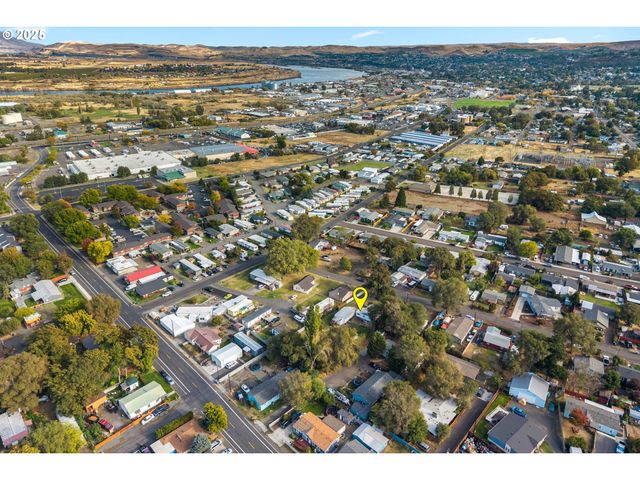 921 VERDANT St, The Dalles, OR 97058