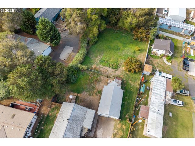 921 VERDANT St, The Dalles, OR 97058