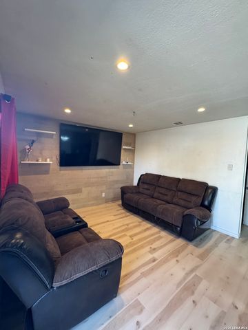 2814 Mosscircle Dr., San Antonio, TX 78224