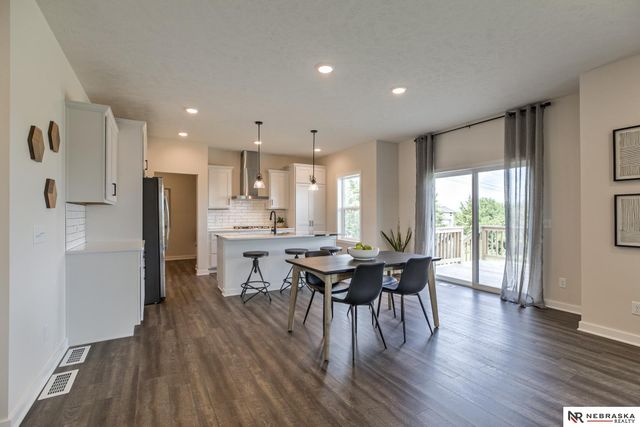 11653 S 119th Street, Papillion, NE 68046