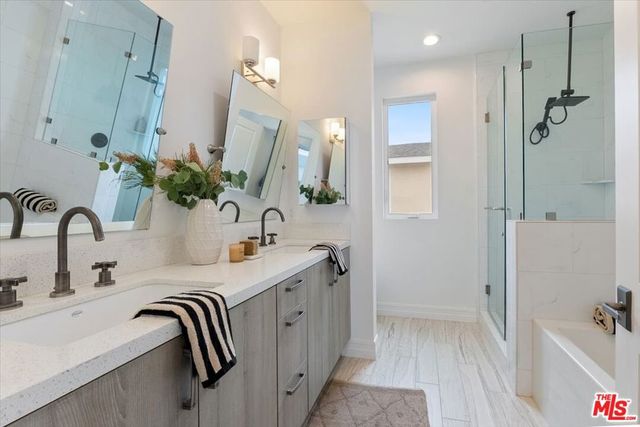 11947 Riverside Drive, Valley Village, CA 91607
