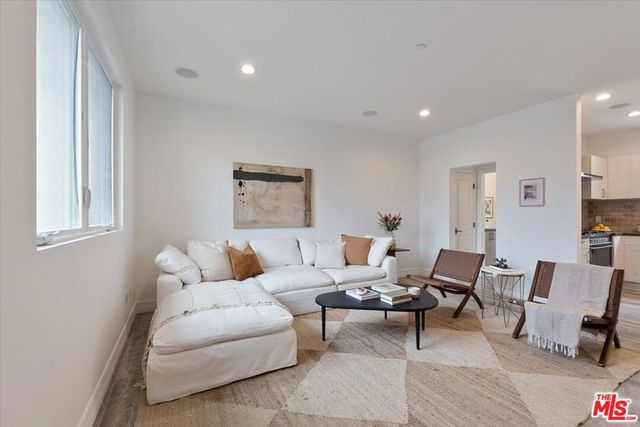 11947 Riverside Drive, Valley Village, CA 91607