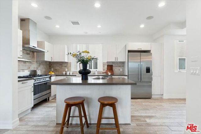 11947 Riverside Drive, Valley Village, CA 91607