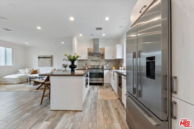11947 Riverside Drive, Valley Village, CA 91607