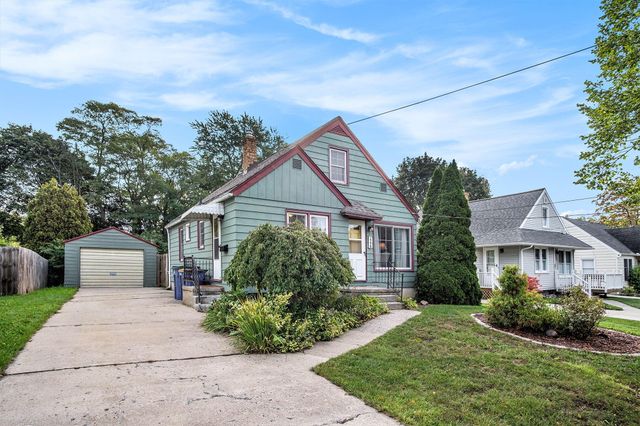 1228 Spring Avenue NE, Grand Rapids, MI 49505