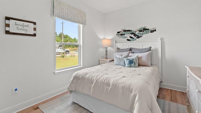 192 W Farm Owl Drive, Freeport, FL 32439