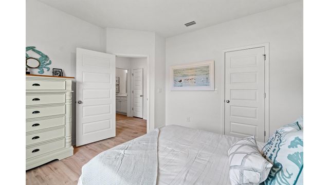 192 W Farm Owl Drive, Freeport, FL 32439
