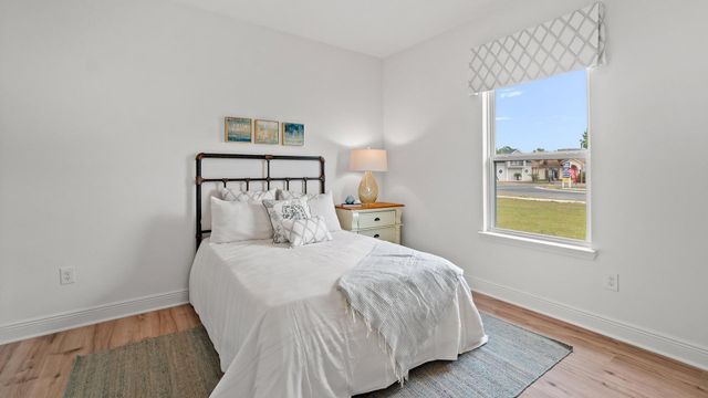 192 W Farm Owl Drive, Freeport, FL 32439