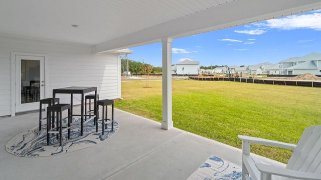 192 W Farm Owl Drive, Freeport, FL 32439