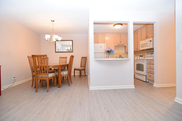 5697 Green Circle Drive 208, Hopkins, MN 55343