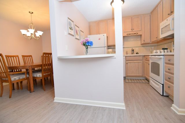 5697 Green Circle Drive 208, Hopkins, MN 55343