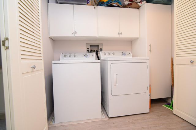 5697 Green Circle Drive 208, Hopkins, MN 55343