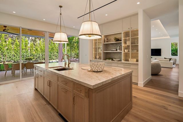 6021 SW 86th St, South Miami, FL 33143