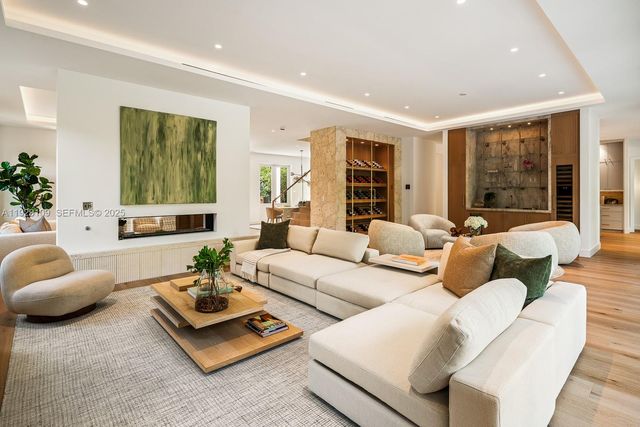 6021 SW 86th St, South Miami, FL 33143