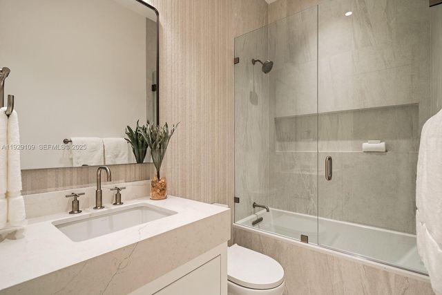 6021 SW 86th St, South Miami, FL 33143