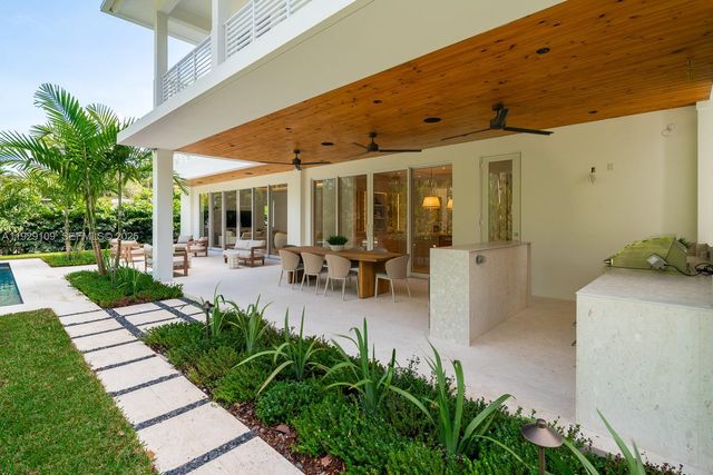 6021 SW 86th St, South Miami, FL 33143