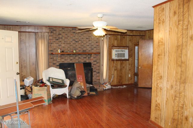 142 S S Pine Street, Lucedale, MS 39452